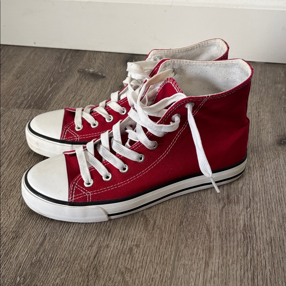 Women’s High Top Lace Up Canvas Sneaker - Picture 4 of 6
